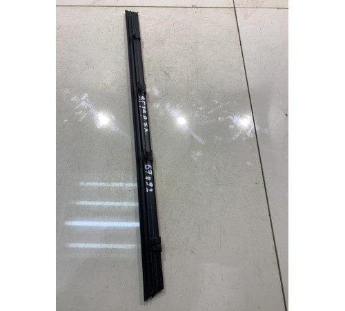 Уплотнитель стекла (задний, левый)