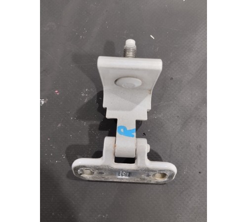 Петля крышки багажника правая