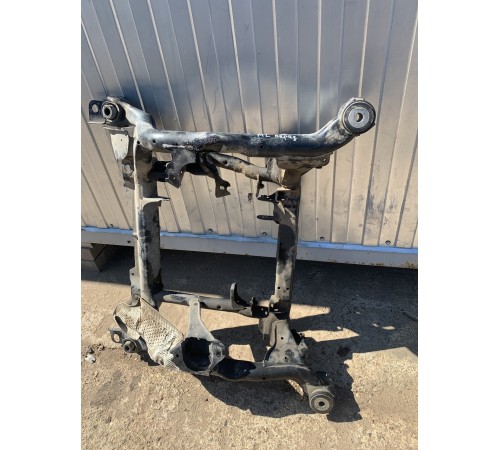 Передняя балка подмоторная