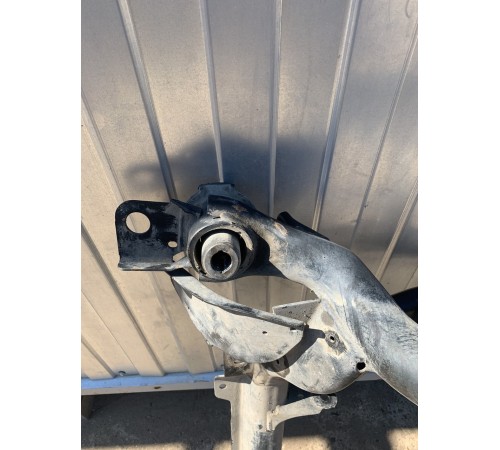 Передняя балка подмоторная