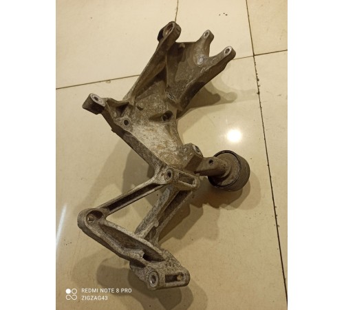 Кронштейн(крепление) генератора