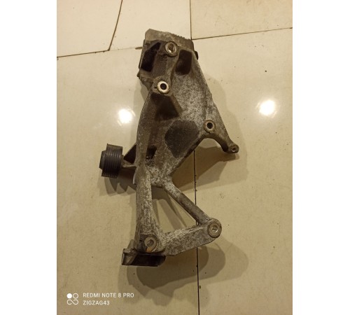 Кронштейн(крепление) генератора