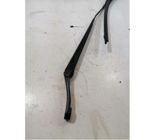 Поводок стеклоочистителя (левый)