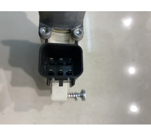 Моторчик стеклоподъемника (задний, левый)