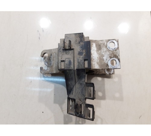 кронштейн рычага (передний левый)