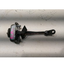 Ограничитель двери передней левой 