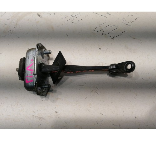 Ограничитель двери передней левой 