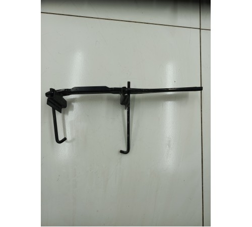 Крепление аккумулятора АКБ