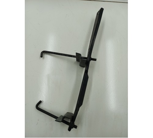 Крепление аккумулятора АКБ