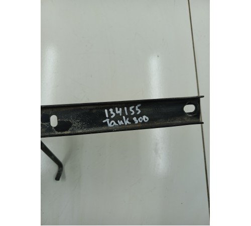 Крепление аккумулятора АКБ