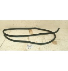 Уплотнитель двери задней правой