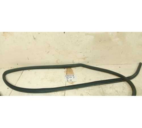 Уплотнитель двери задней правой