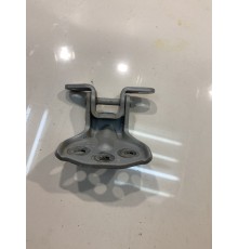 Петля двери (передняя, правая, нижняя)