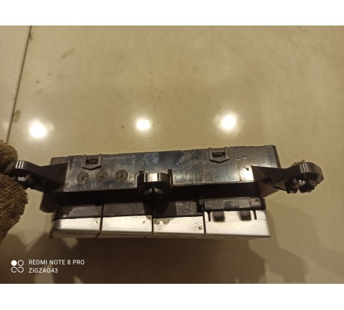 Блок кнопок памяти сидений(передний левый)