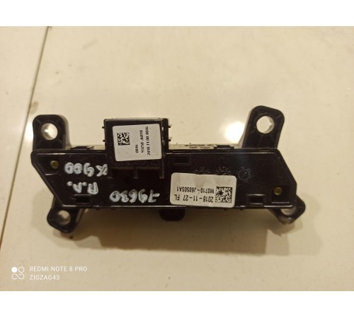 Блок кнопок памяти сидений(передний левый)