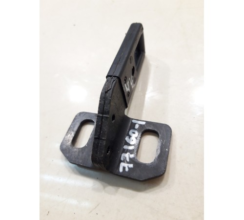 Петля замка багажника(левая)