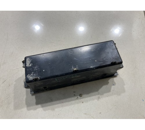 Отделение для мелких вещей центральной консоли