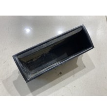 Отделение для мелких вещей центральной консоли