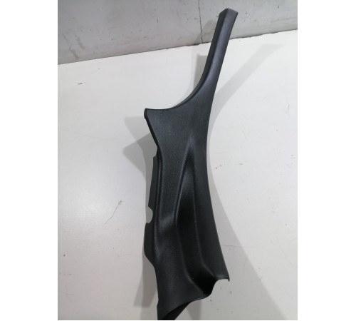 Обшивка порога задняя правая 