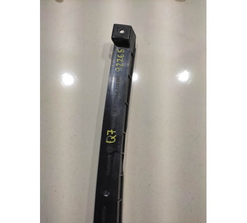 Направляющая стекла(задняя правая)