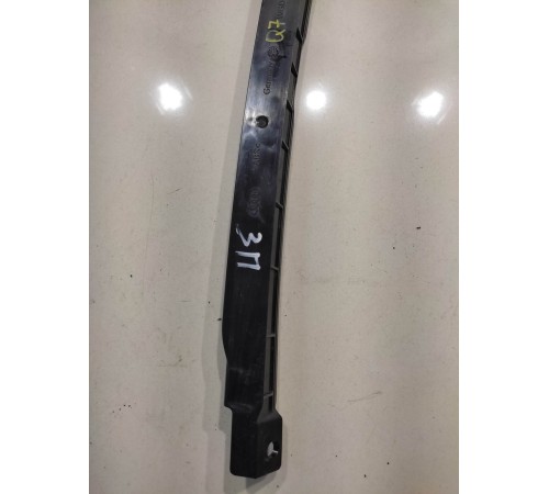 Направляющая стекла(задняя правая)