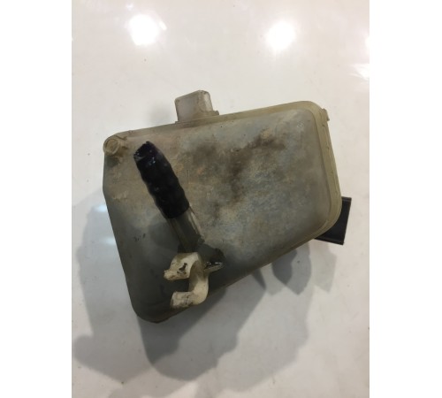 Бачок главного тормозного цилиндра