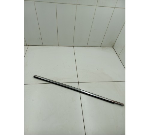 Уплотнитель стекла передний левый внешний