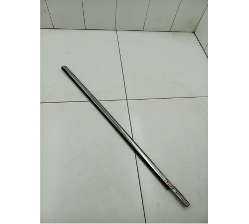 Уплотнитель стекла передний левый внешний