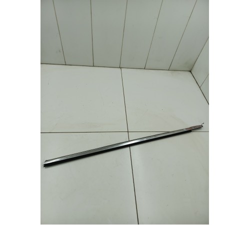 Уплотнитель стекла передний левый внешний