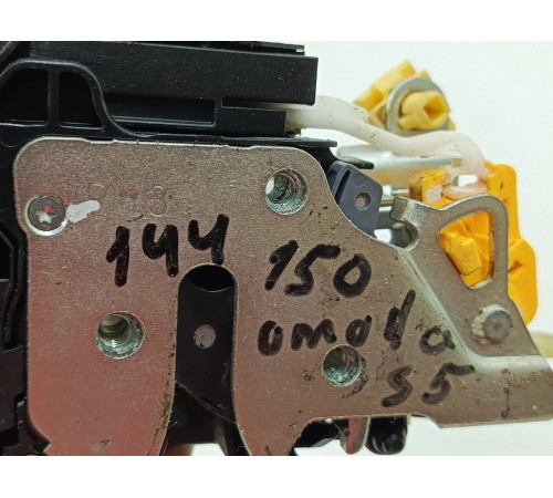 Замок двери передний правый