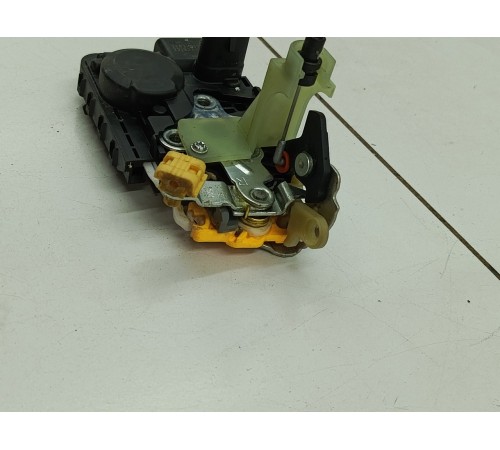 Замок двери передний правый