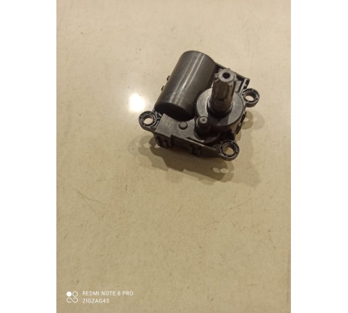 Моторчик заслонки отопителя