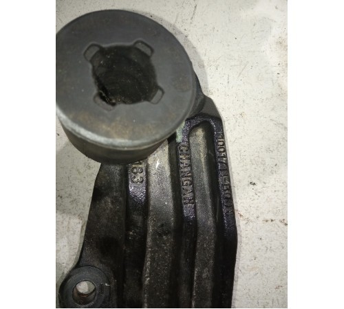 Опора двигателя правая