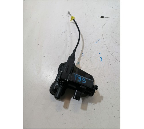 Доводчик двери крышки багажника