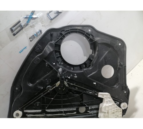 Стеклоподьемник,задний правый