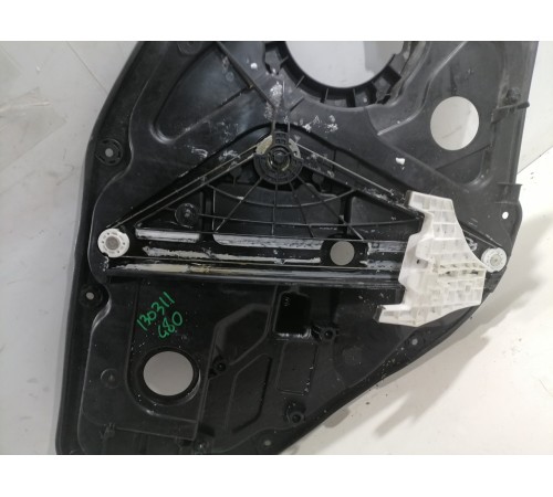 Стеклоподьемник,задний правый