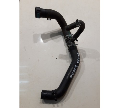 Патрубок системы охлаждения