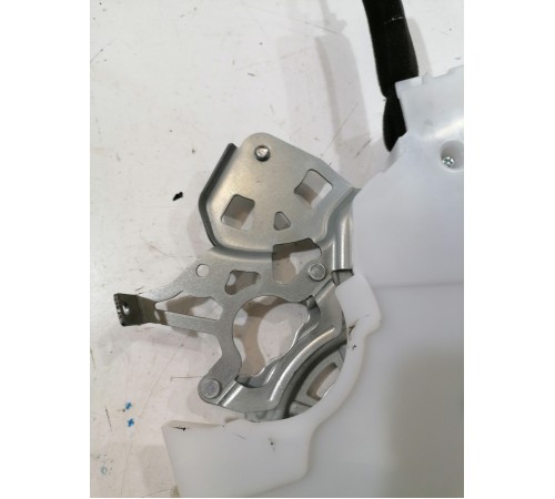 Замок левой сдвижной двери