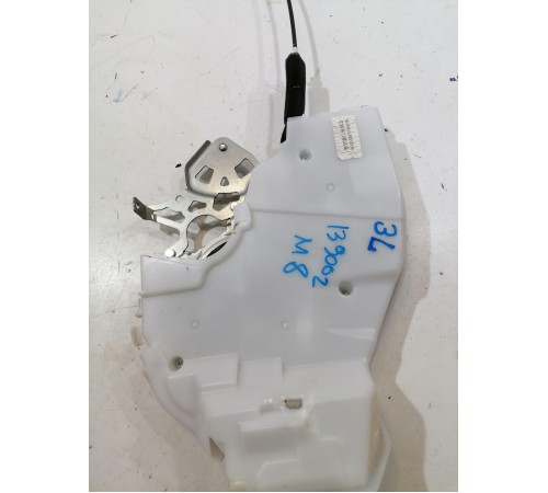 Замок левой сдвижной двери