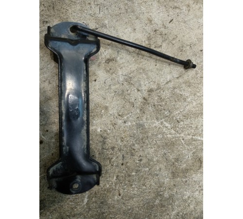 Крепление аккумулятора