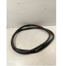 Уплотнитель двери передний левый