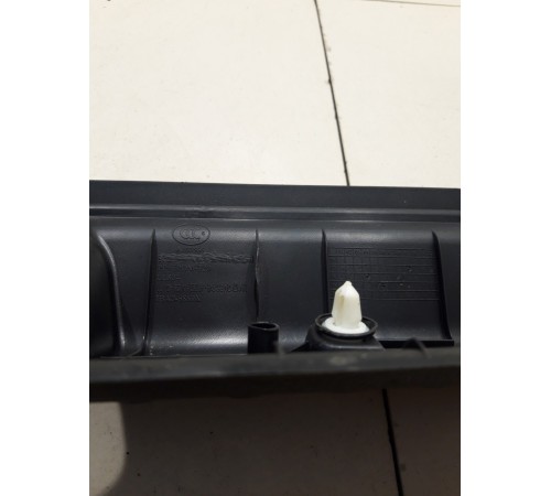 Обшивка багажника на заднюю панель