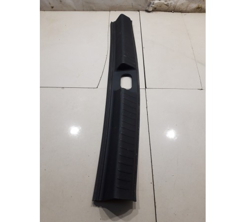 Обшивка багажника на заднюю панель