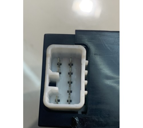 Кнопка стеклоподъемника (задняя, левая)