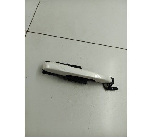 Ручка двери передняя правая наружная