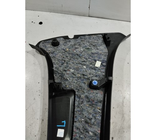 Обшивка центральной стойки(левая нижняя)