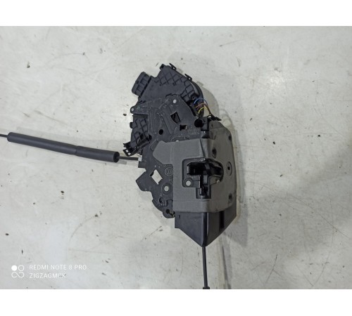 Замок двери (передний левый)