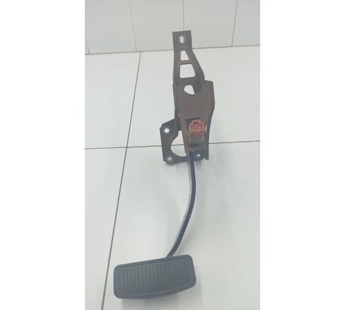 Педаль тормоза