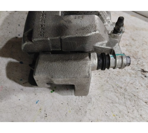 Суппорт тормозной передний левый