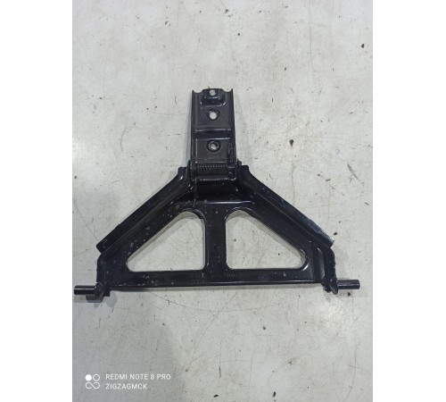 Кронштейн(крепление) кузова задний правый